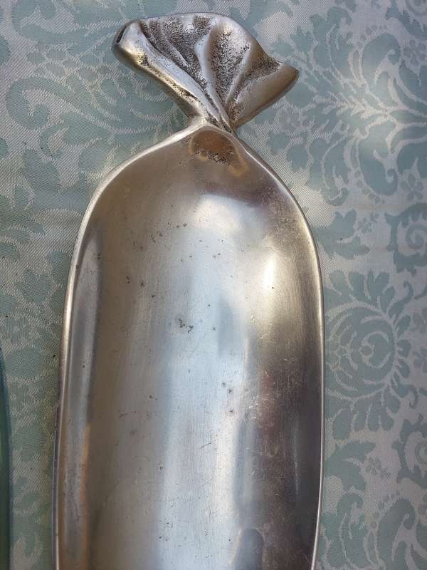 AN ART DECOR CAROL BOYES STYLE SERVING TRAY ALUMINUM ALLOY WITH A FROSTED GLASS INNER