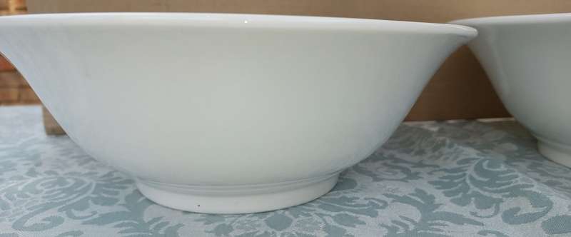 TWO BASIC WHITE BY MAXWELL & WILLIAMS SERVING BOWLS