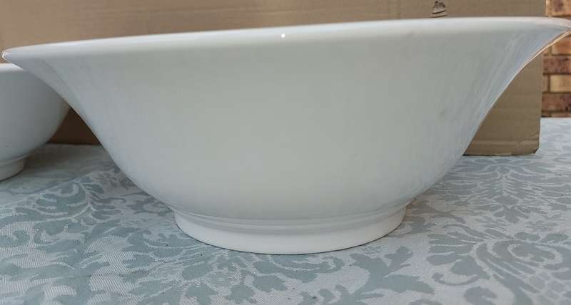 TWO BASIC WHITE BY MAXWELL & WILLIAMS SERVING BOWLS