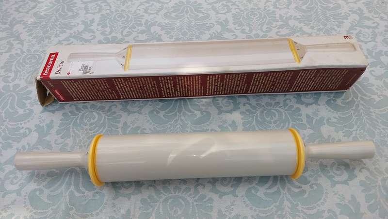 A TESCOMA DILICIA ROLLING PIN