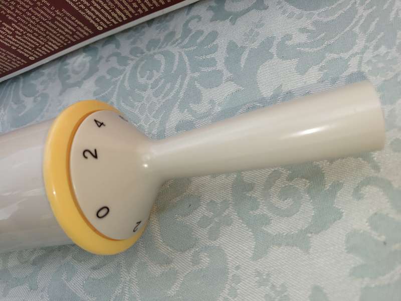 A TESCOMA DILICIA ROLLING PIN