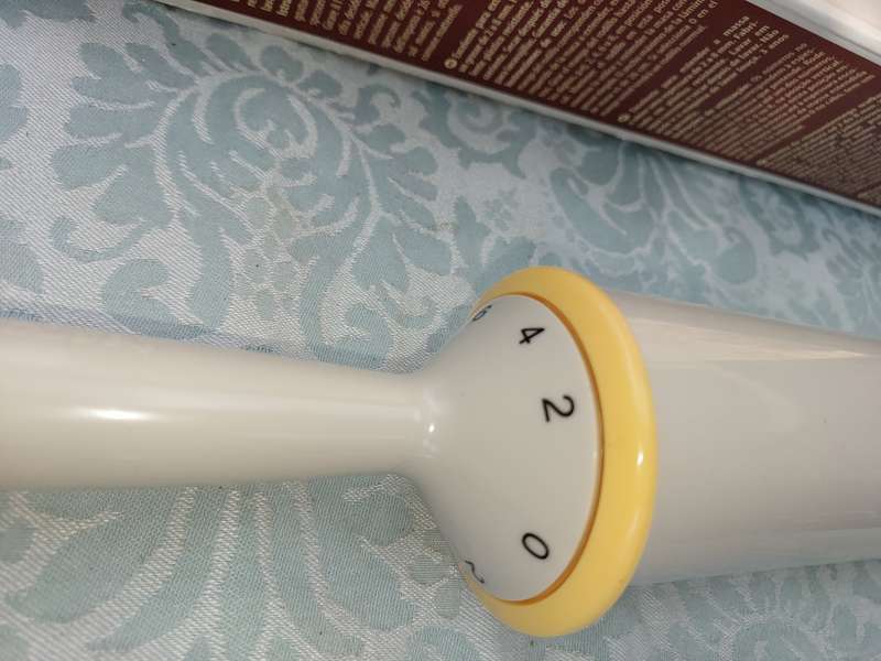 A TESCOMA DILICIA ROLLING PIN