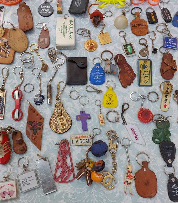 AN ENTIRE VINTAGE AND ANTIQUE COLLECTION OF KEY RINGS