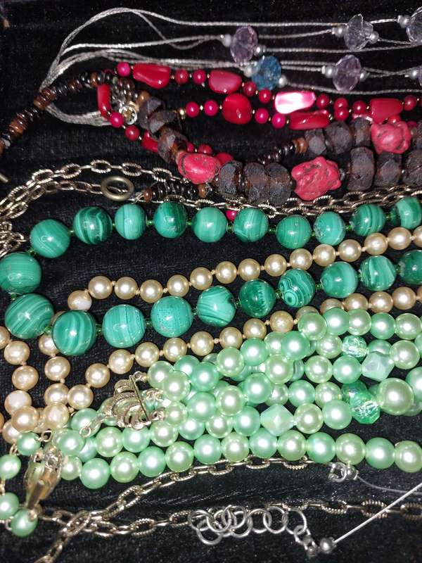 A JOB LOT COLLECTION COSTUME NECKLACES