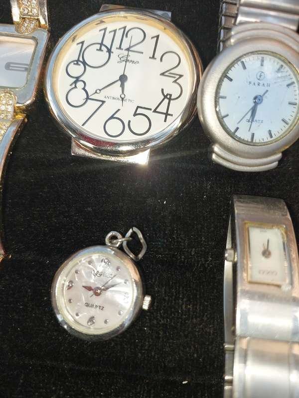 A VINTAGE COLLECTION DRESS WATCHES