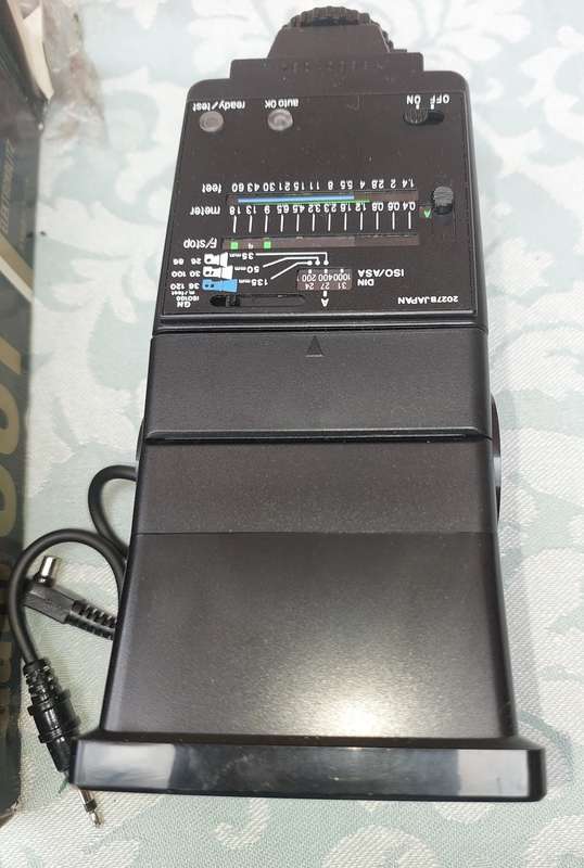 A VINTAGE SUNPAK 331 AUTO FLASH