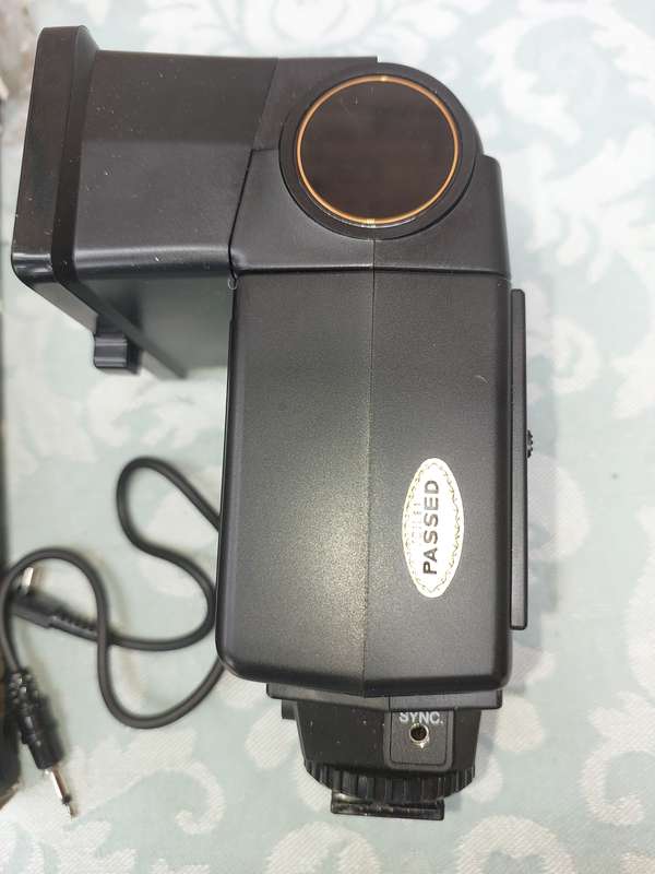 A VINTAGE SUNPAK 331 AUTO FLASH