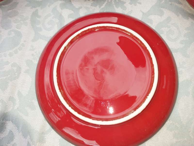 A COLLECTION OF 4 CUPS AND THREE SUCERS BY VILLEROY &BOCH CARDOBA MADE IN LUXEMBERG RED SOLD AS IS