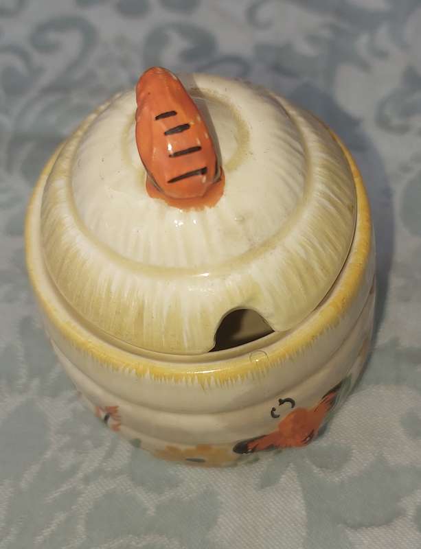 A VINTAGE WADEHEATH ENGLAND PORCELAIN HONEY POT