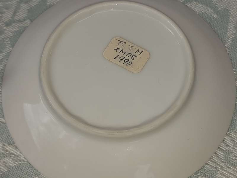 A JAME KENT LTD LONGTON ROSITA 3045 SQUARE PLATE