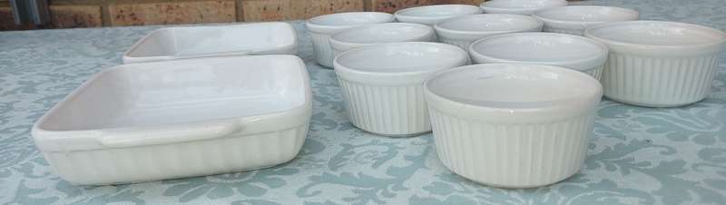 A COLLECTION OF 10 REMICANS AND TWO PIE OVEN PROOF DISHES