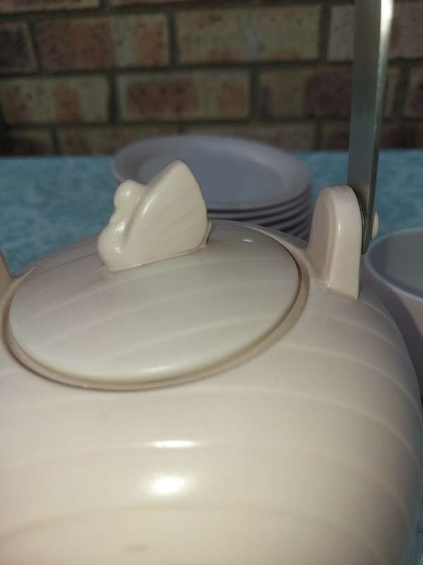 A VINTAGE PINK SWANLAKE HORNSEA ENGLAND CERAMIC SET