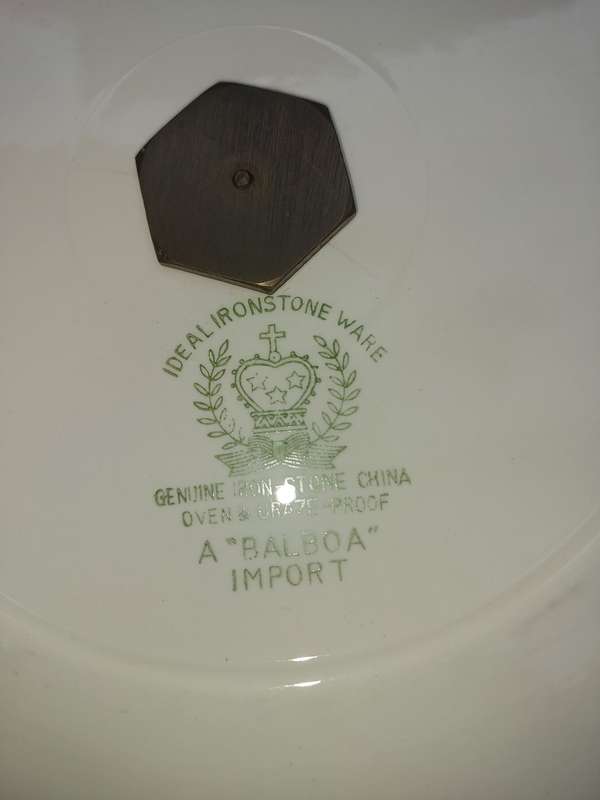 A VINTAGE GENUINE IRONSTONE WARE MADE IN CHINA FRUIT STAND