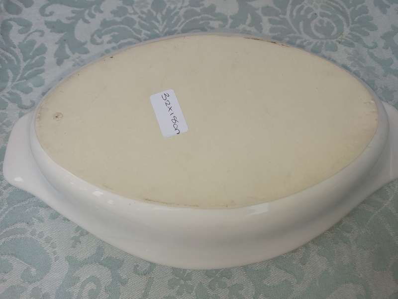 A COLLECTION OF 3 AU GRATIN DISHES SOLD AS IS