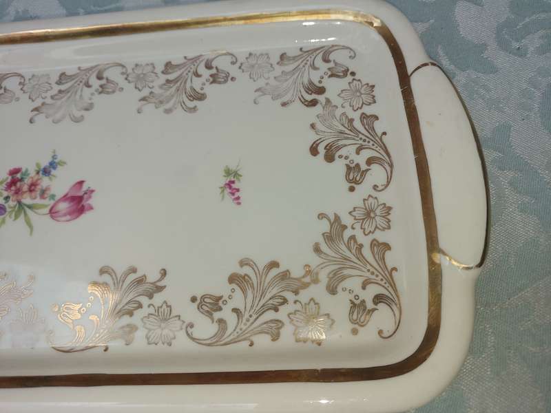 A RARE SET OF ALK KUNST KROERN PASTRY PLATTERS