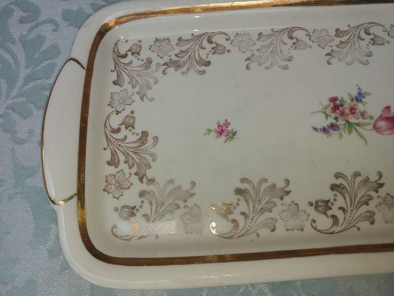 A RARE SET OF ALK KUNST KROERN PASTRY PLATTERS