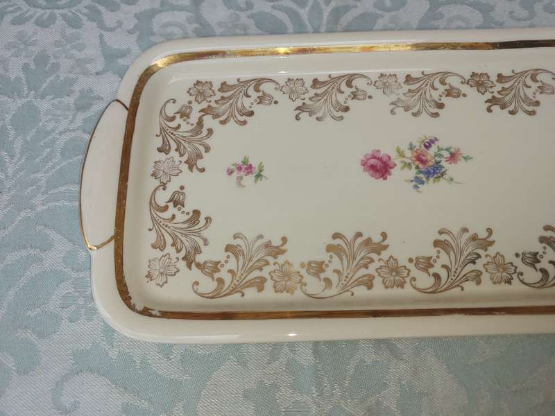 A RARE SET OF ALK KUNST KROERN PASTRY PLATTERS