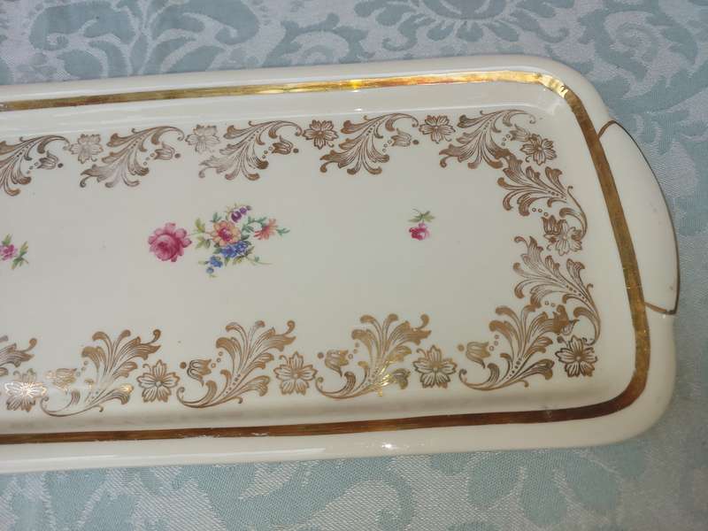 A RARE SET OF ALK KUNST KROERN PASTRY PLATTERS
