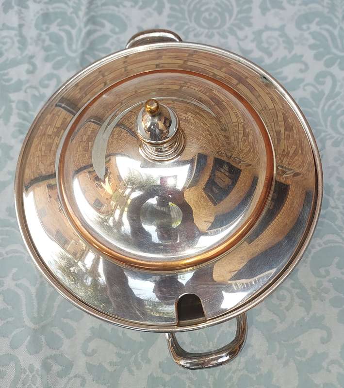 A VINTAGE EPNS SOUP TUREEN
