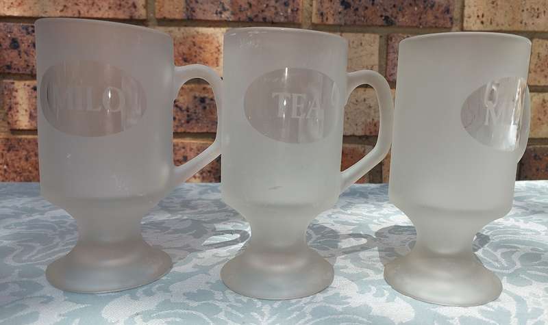 A SET OF 3 HOT BEVERAGE GLASS MUGS