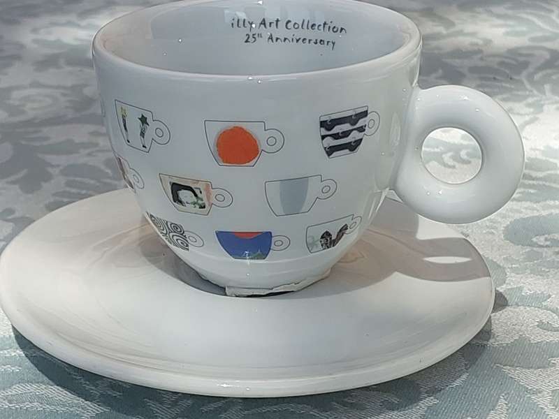 A COLLECTORS ILLY ART COLLECTION 25TH ANIVERSARY COFFEE CUP AND SAUCER