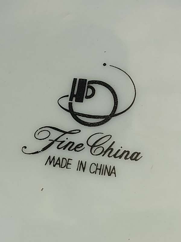 A COLLECTION OF 4 SAUCERS SOLD AS IS
