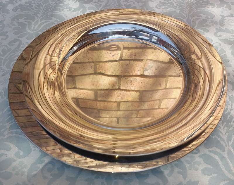 A SINGLE SETTING DINNER STAINLESS STEEL CHROME PLATE AND BASE TRAY