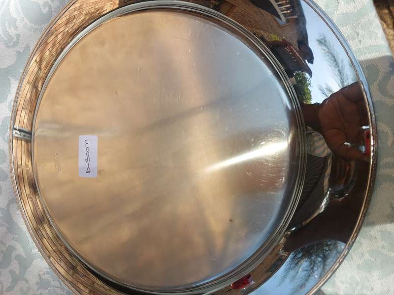 A SINGLE SETTING DINNER STAINLESS STEEL CHROME PLATE AND BASE TRAY