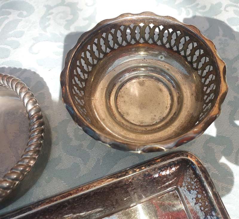 A COLLECTION JOBLOT SILVER PLATED UTENSILS