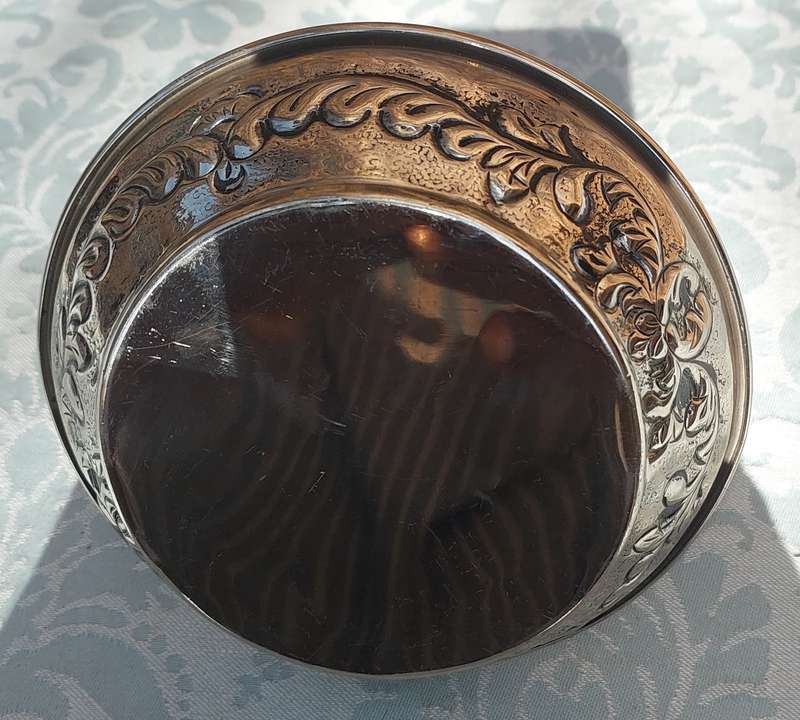 A VINTAGE SIVER PLATED CANDY BASKET SOLD AS IS