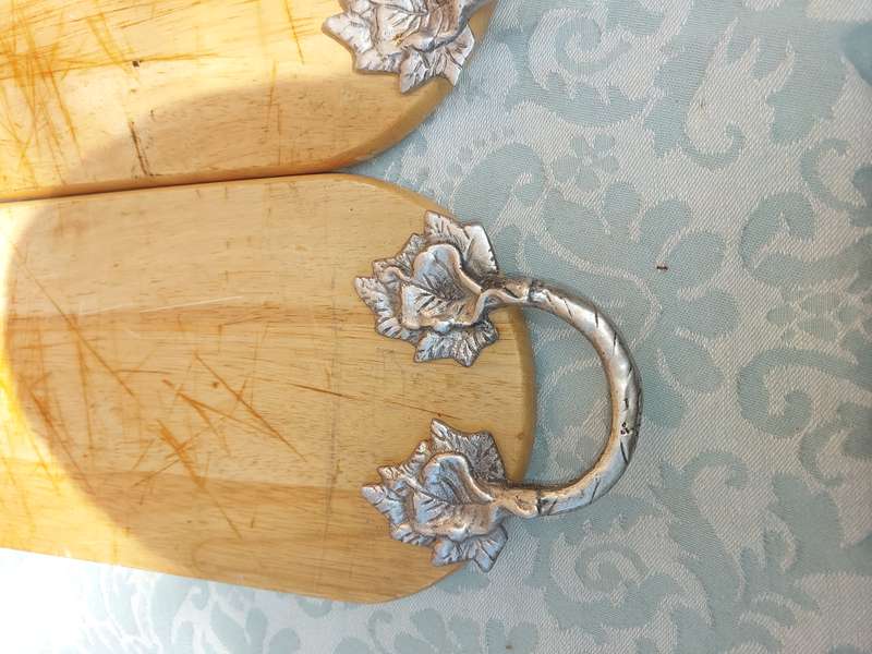 A JOBLOT USED CUTTING & CHEESE BOARDS