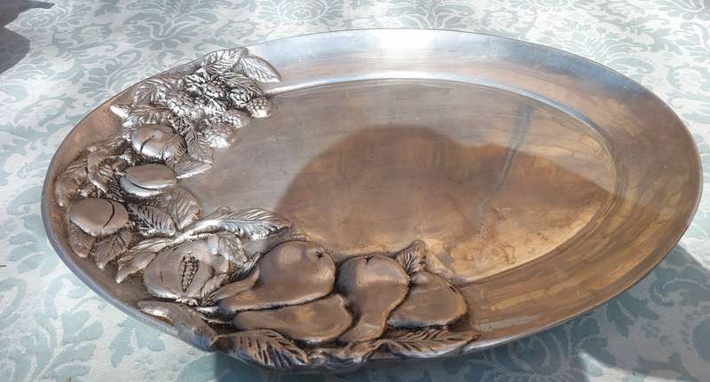 A VINTAGE PEWTAL FRUIT PLATTER
