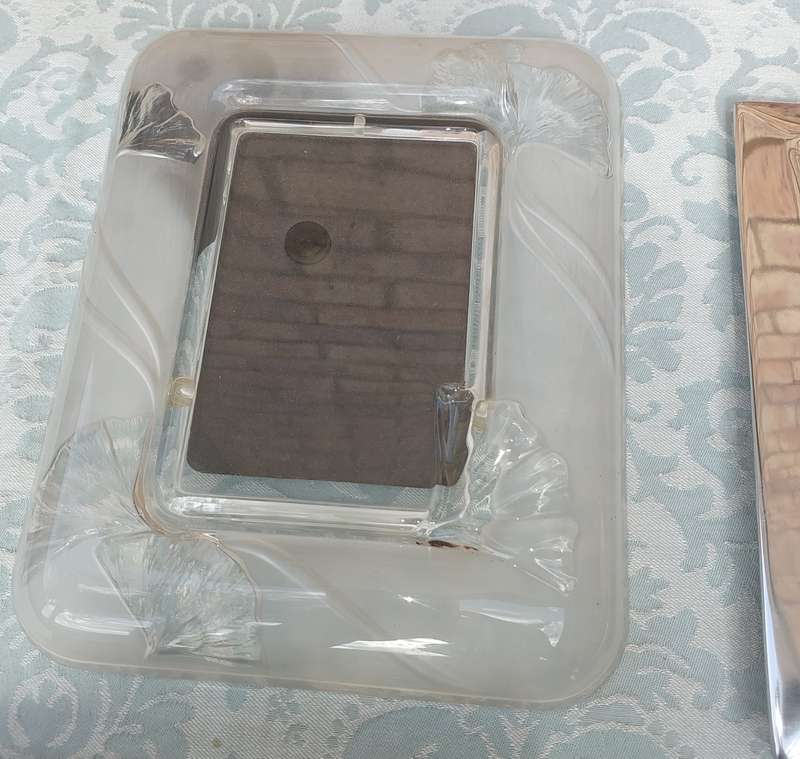 A COLLECTION JOBLOT PHOTO FRAMES