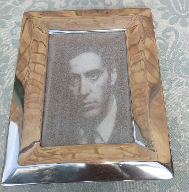 A COLLECTION JOBLOT PHOTO FRAMES