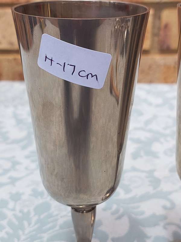 A PAIR STAINLESS STEEL WINE FLUTES