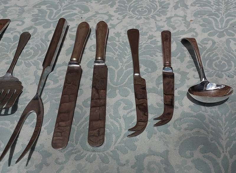 A MIXED COLLECTION CUTLERY