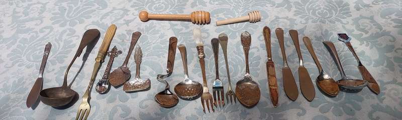 A BULK JOBLOT MIXED CUTLERY