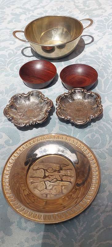 A MIXED JOBLOT CONDIMENT SMALL BOWLS