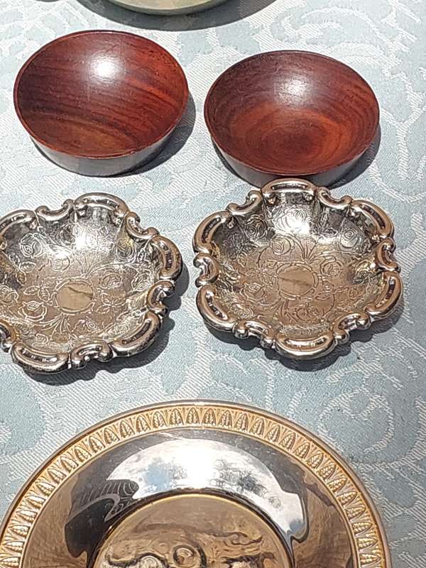 A MIXED JOBLOT CONDIMENT SMALL BOWLS