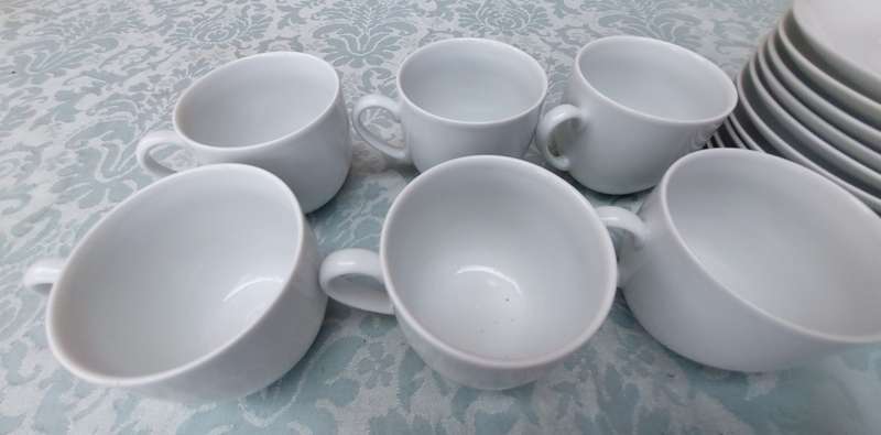 A 36-PIECE FINE PORCELAIN CASUAL CONCEPTS TEA SET