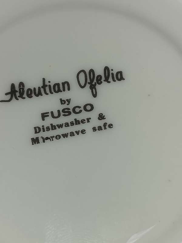 A VINTAGE 7 PIECE ALEUTIAN OFELIA BY FUSCO TEASET UNFORTUNATELY THE PLATE ON WHICH THE TEPOT IS BROK