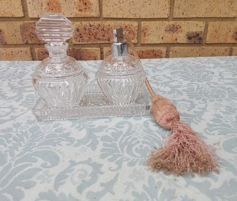 A SET CRYSTAL ATOMISER PERFUME BOTTLES FOR DISPLAY SOLD AS IS
