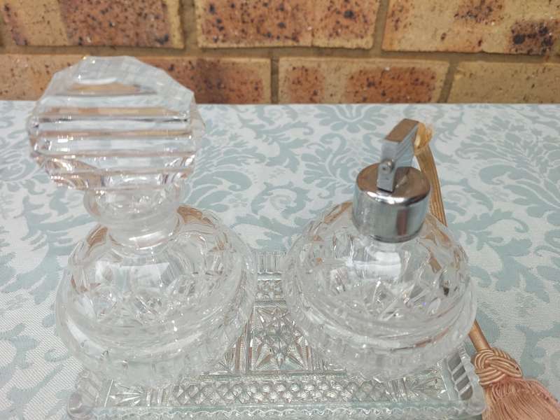 A SET CRYSTAL ATOMISER PERFUME BOTTLES FOR DISPLAY SOLD AS IS