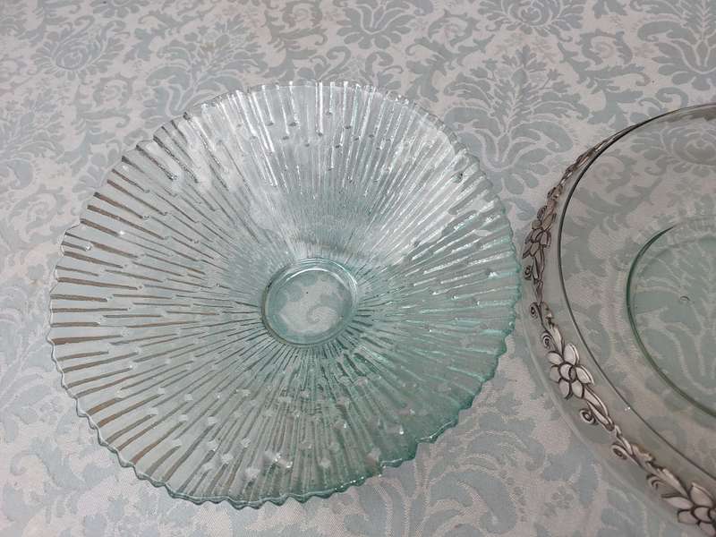 A COLLECTION OF ART DECOR GLASS SERVING PLATTERS