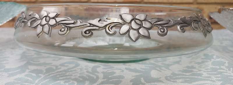A COLLECTION OF ART DECOR GLASS SERVING PLATTERS