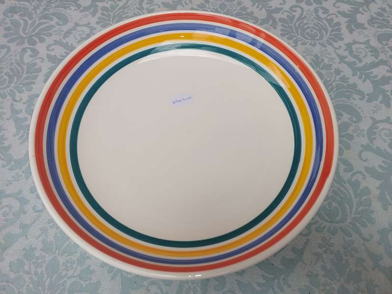 AN ART DECOR RICHMARK PORCELAIN SERVING BOWL SOLD AS IS