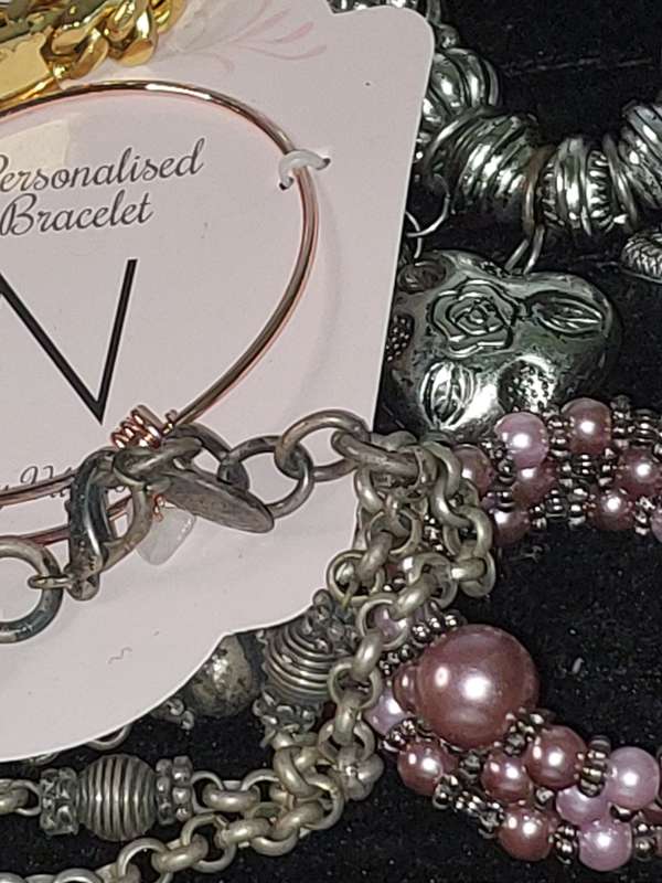 A VINTAGE JOBLOT BRACELETS AND BANGLES SOLD AS IS