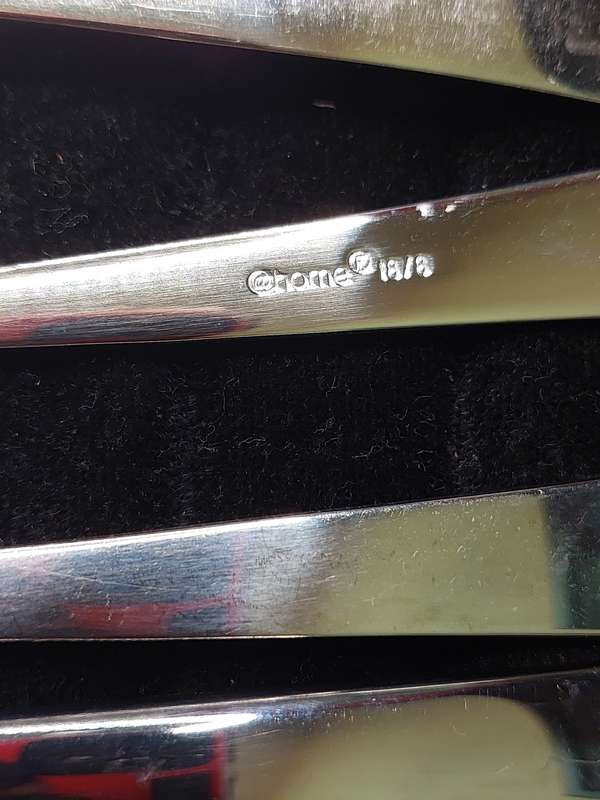 AN 18 PIECE @HOME STAINLESS STEEL CUTLERY SET SOLD AS IS