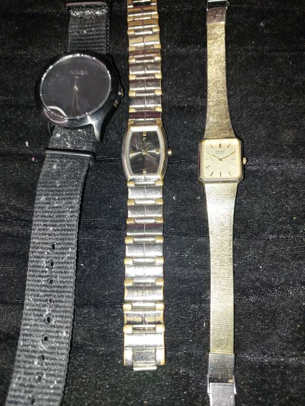 A VINTAGE COLLECTION QUALITY LADIES WATCHES SOLD AS IS NOT TESTED