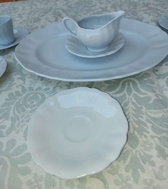 A VINTAGE CELESTE SOL  REG SOL39141J  J&G MEAKEN ENGLAND POWDER BLUE SET
